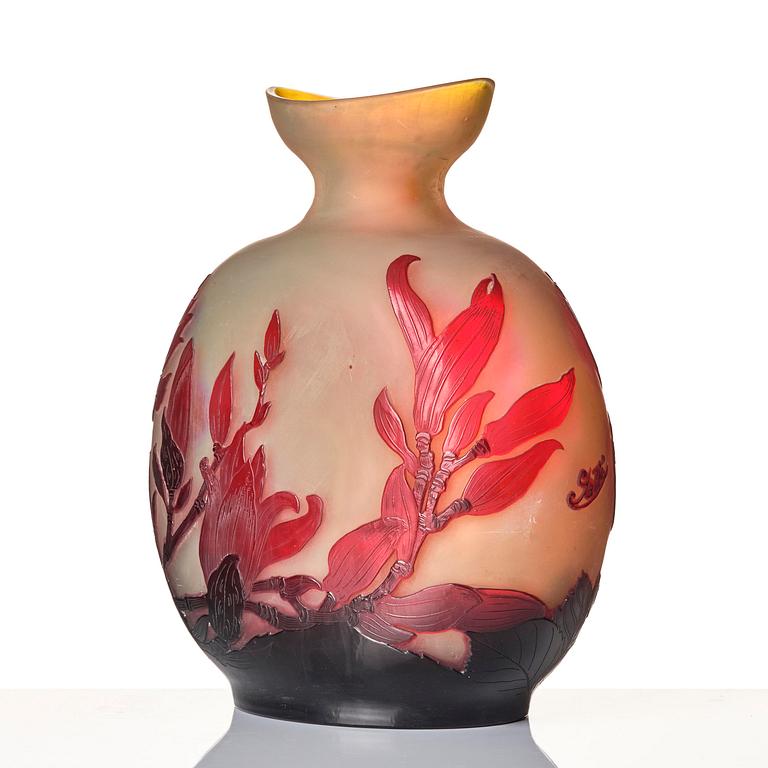 Emile Gallé, an Art Nouveau cameo glass vase, Nancy, France, early 1900s.