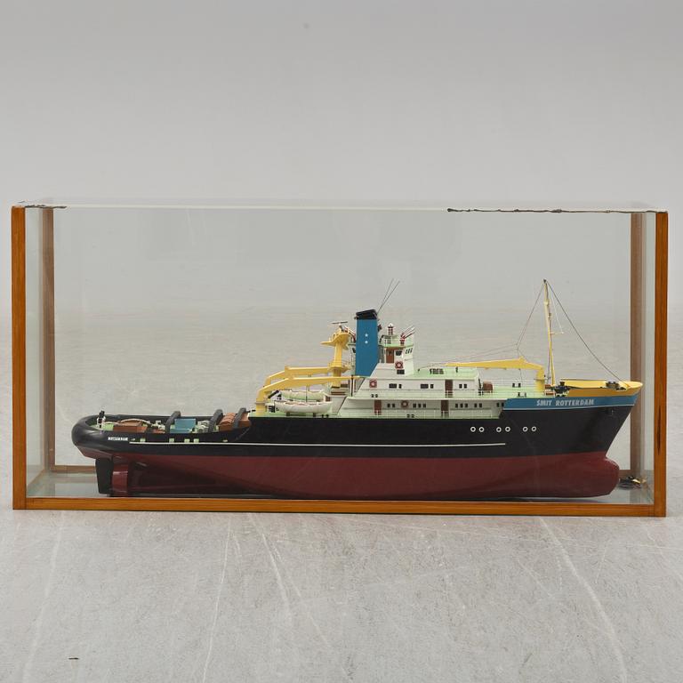 A "Smit Rotterdam" boat model, second half of the 20th century.