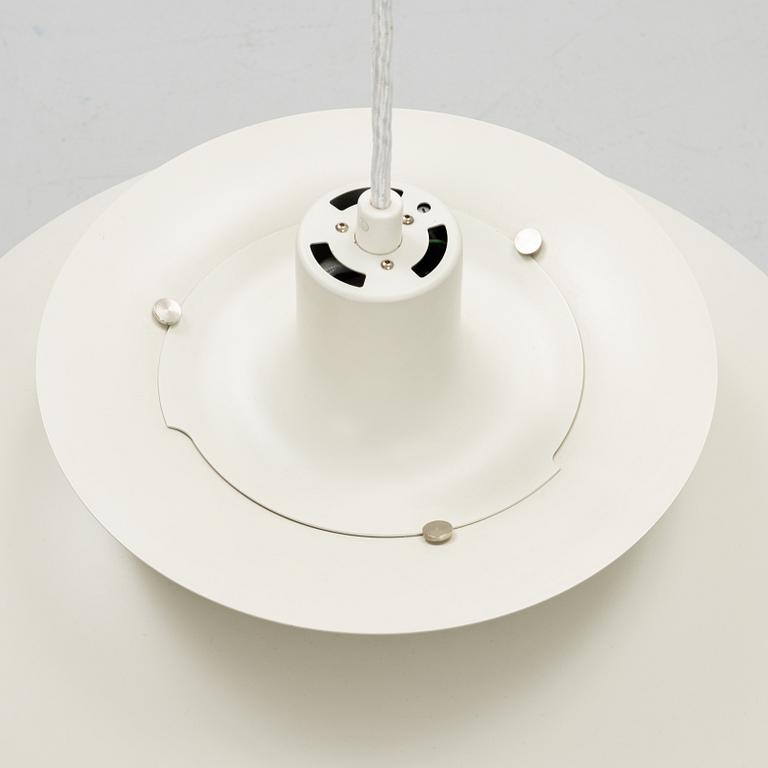 Poul Henningsen, taklampor, ett par, "PH-5", Louis Poulsen, Danmark.