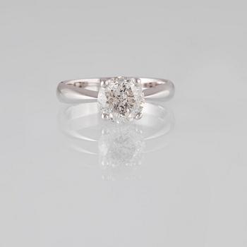 RING, 18K vitguld med briljantslipad diamant 2.01 ct Vikt 4,7 gram.