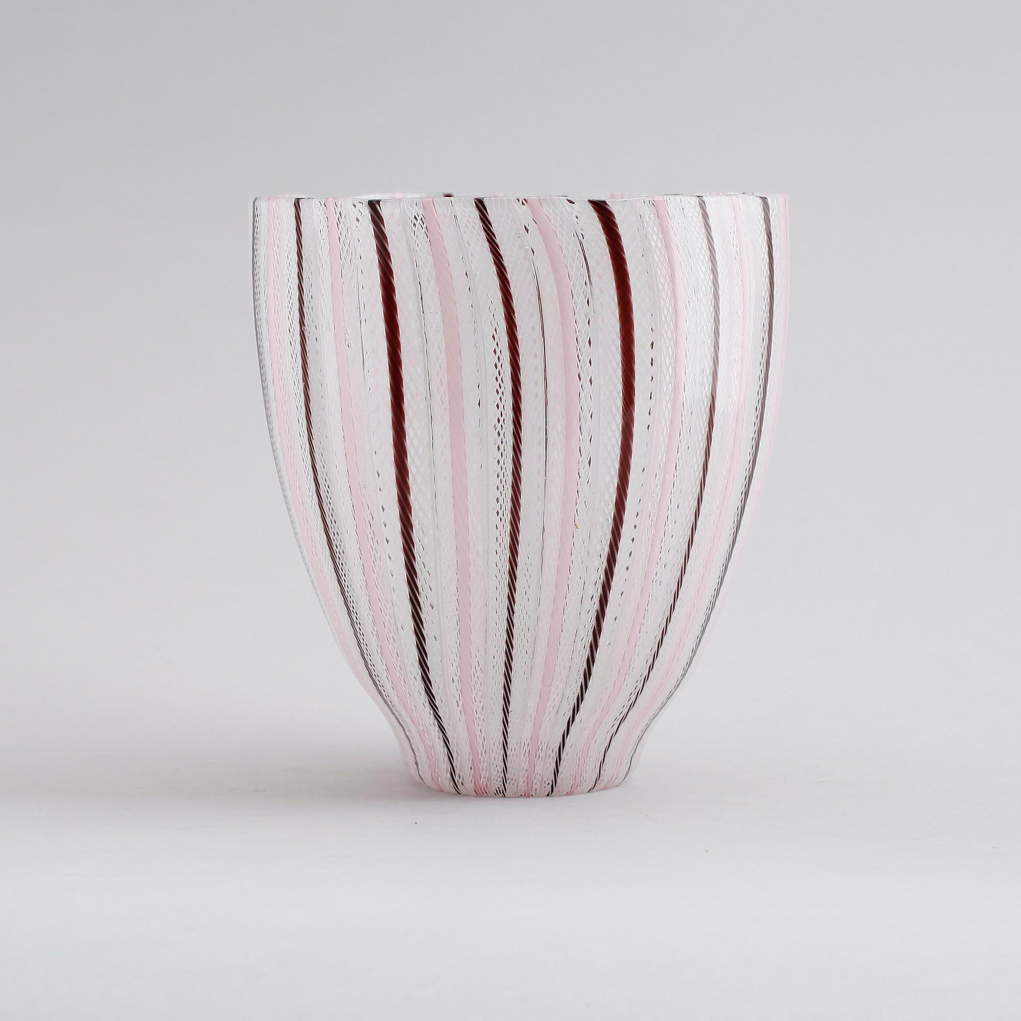 VAS, glas, möjligen Murano, 1900-tal.