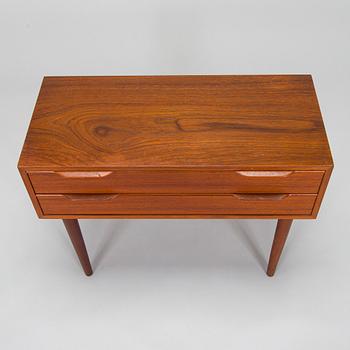 Byrå, teak, Danmark, 1900-talets mitt.