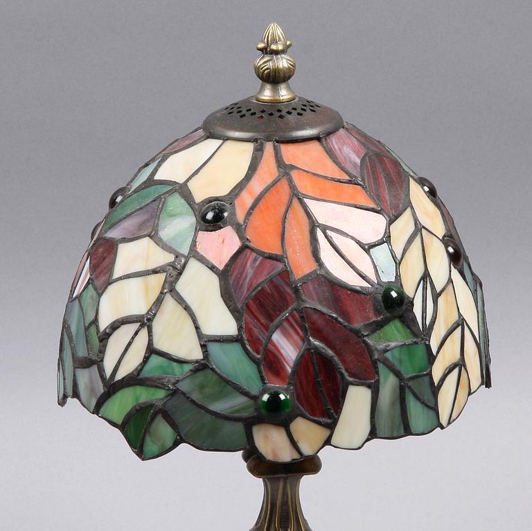 BORDSLAMPA, Tiffany-stil. 1900-tal.