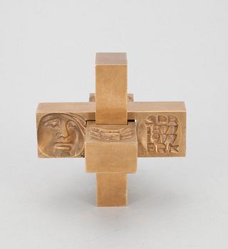 LAILA PULLINEN, VEISTOS. "Hädän kolmet kasvot". Pronssia, sign. LP. 1970-luku.