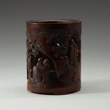 A bambu brushpot with a figurescene, presumably late Qing dynasty (1644-1912).