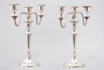 KANDELABRAR, ett par, nysilver, 1900-tal.