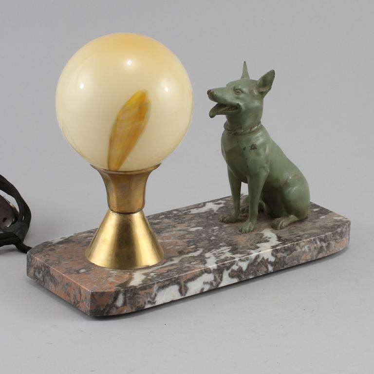 BORDSLAMPA, 1900-talets första hälft.