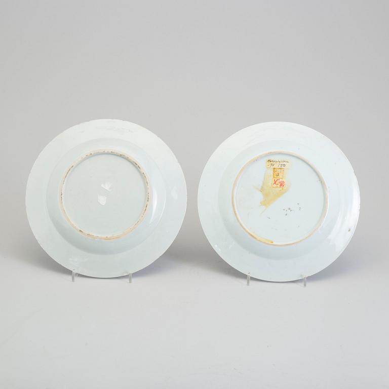 Two famille rose export porcelain plates, Qing dynasty, Qianlong (1736-95).