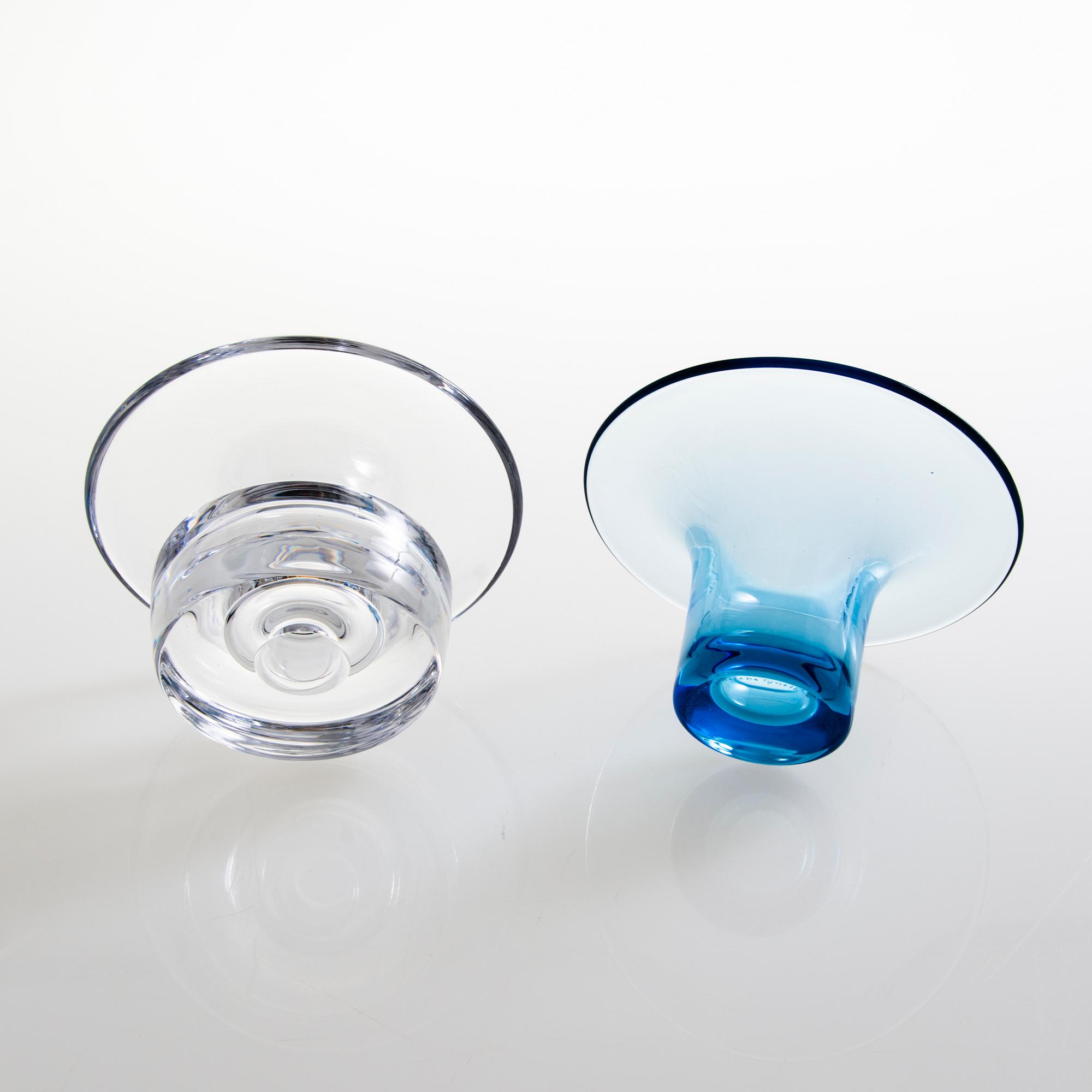 HELENA TYNELL, vaser, 2 st, signerade Helena Tynell Riihimäen Lasi Oy.