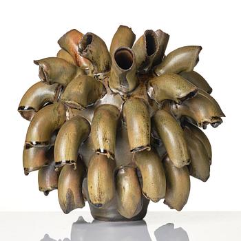 Mårten Medbo, vas, "Hairy", stengods, egen ateljé, 2016.