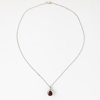 Elis Kauppi, A silver necklace with  a goldstone pearl. Kupittaan kulta, Turku.