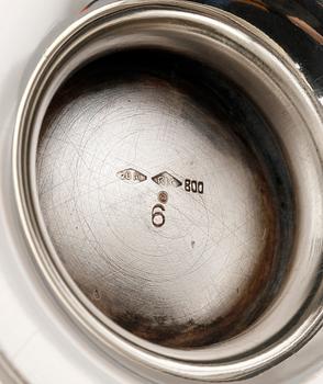TEKANNA, låghaltigt silver 800, Italien, 1900-tal, vikt ca 792g.