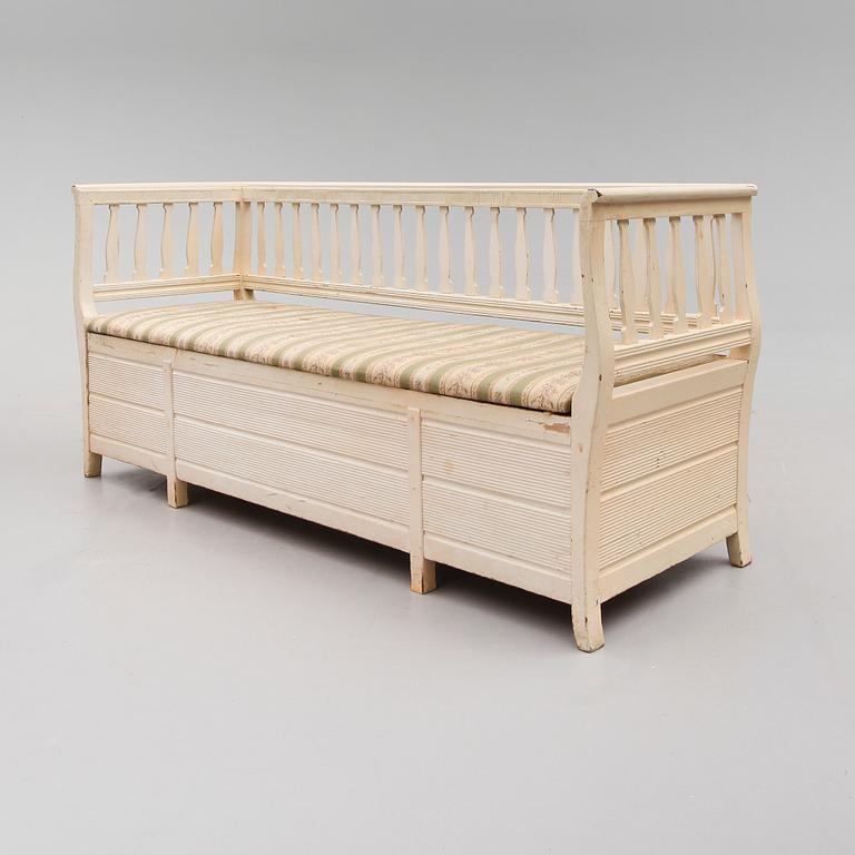 SOFFA, sengustaviansk, omkring år 1800.