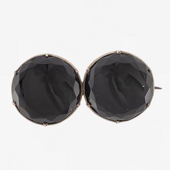 Brooch silver with onyx.