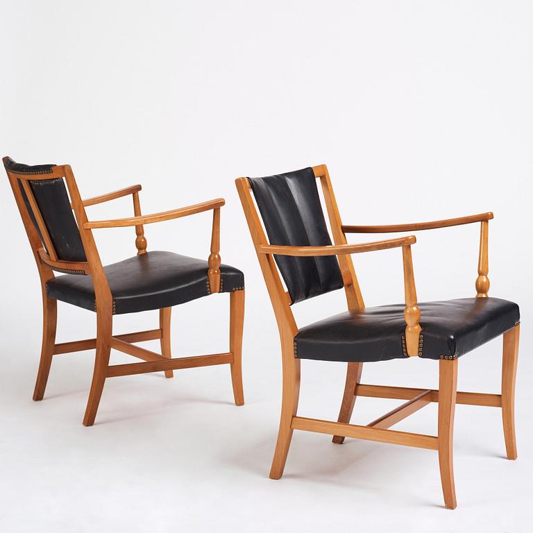 Josef Frank, fåtöljer, ett par, modell 2067, Firma Svenskt Tenn, sannolikt 1950-60-tal.