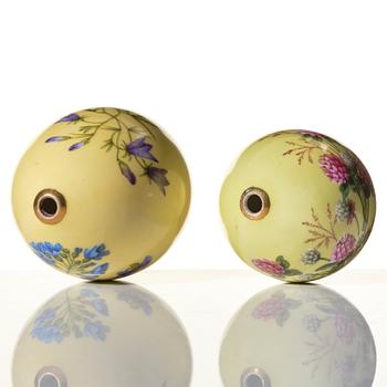 Two Russian porcelain Easter Eggs, circa 1890-1900. presumably Imperial Porcelain Manufactory, St Petersburg.