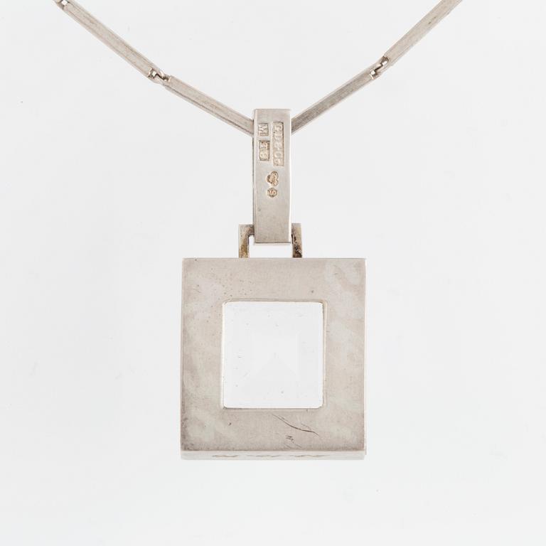 GUSTAF DAHLGREN & CO, Hänge med kedja, silver och bergkristall.