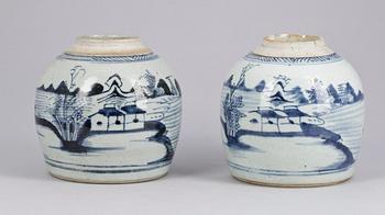 BOJANER, ett par snarlika, porslin, Kina 1800-tal.