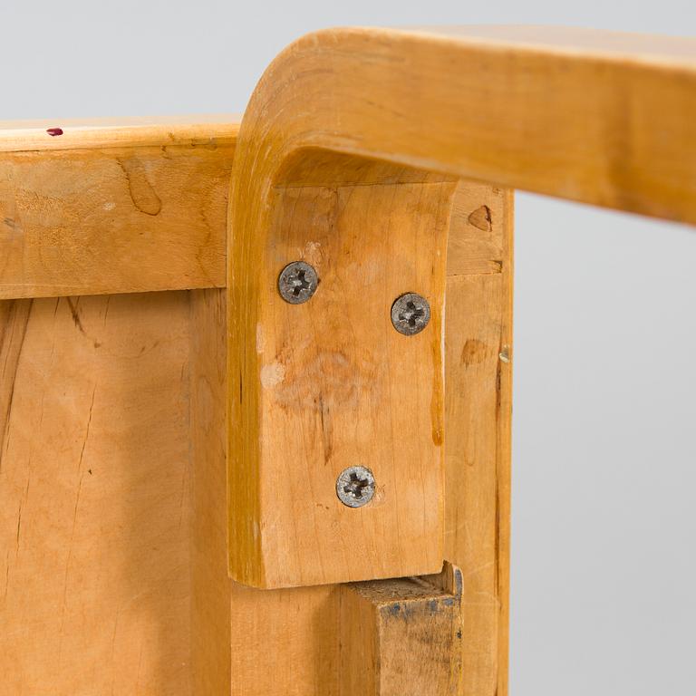 Alvar Aalto, A mid-20th century drop leaf table and chairs for O.Y. Huonekalu-ja Rakennustyötehdas A.B.