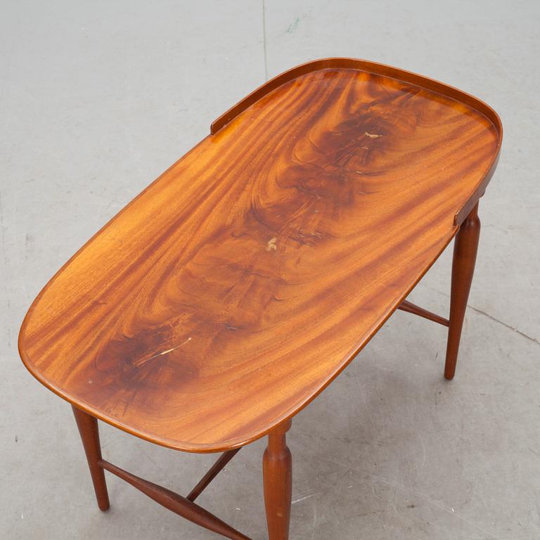BORD. Firma Svenskt Tenn, modell 961.