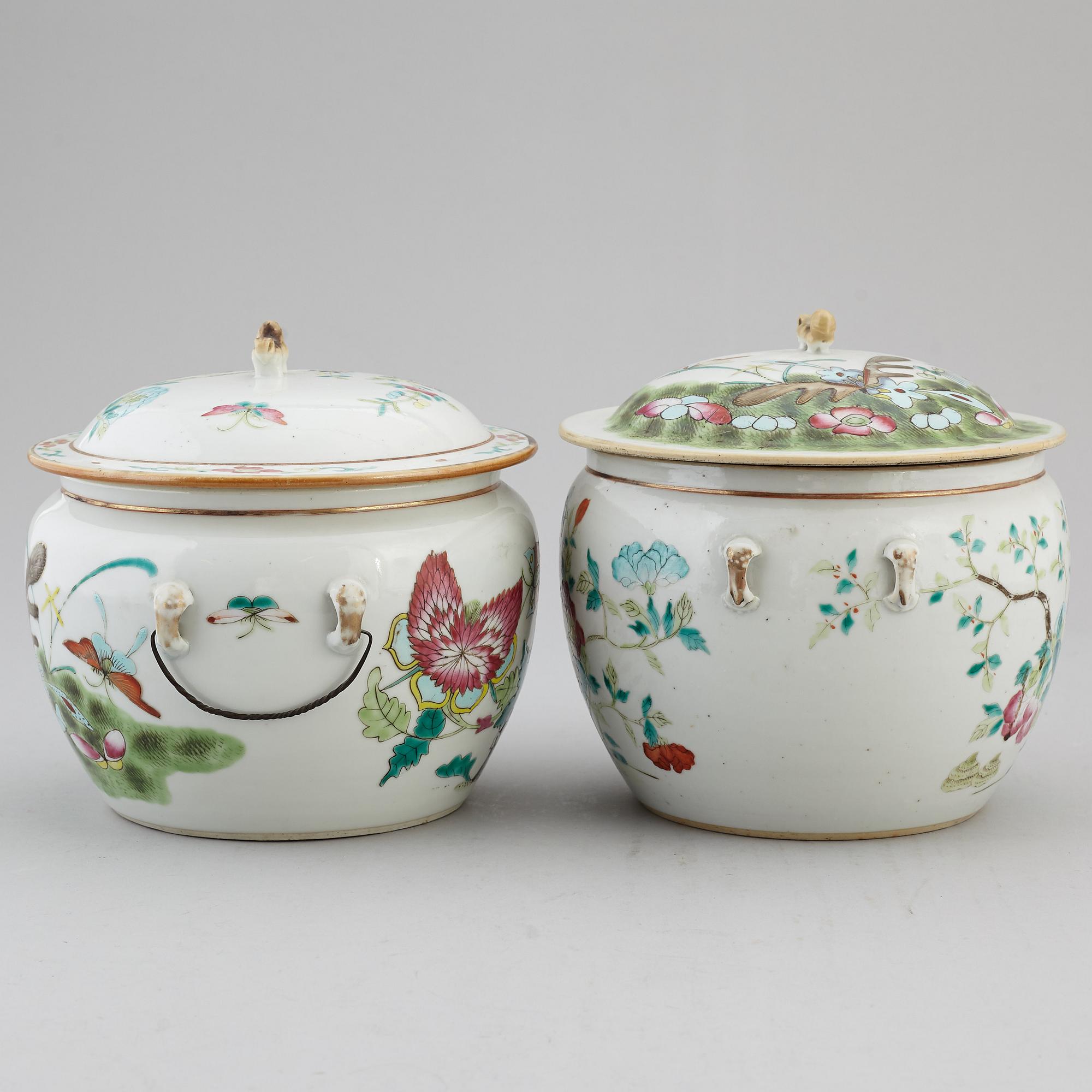 A group of two famille rose jars with covers, Qing dynasty, late 19th century.