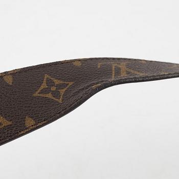 Louis Vuitton, a Damier Ebene 'LV Initiales' belt, size 100, 2011. -  Bukowskis