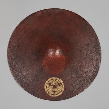 HJÄLM, "Jinghasa", lackat trä. Japan 1800-talets början.