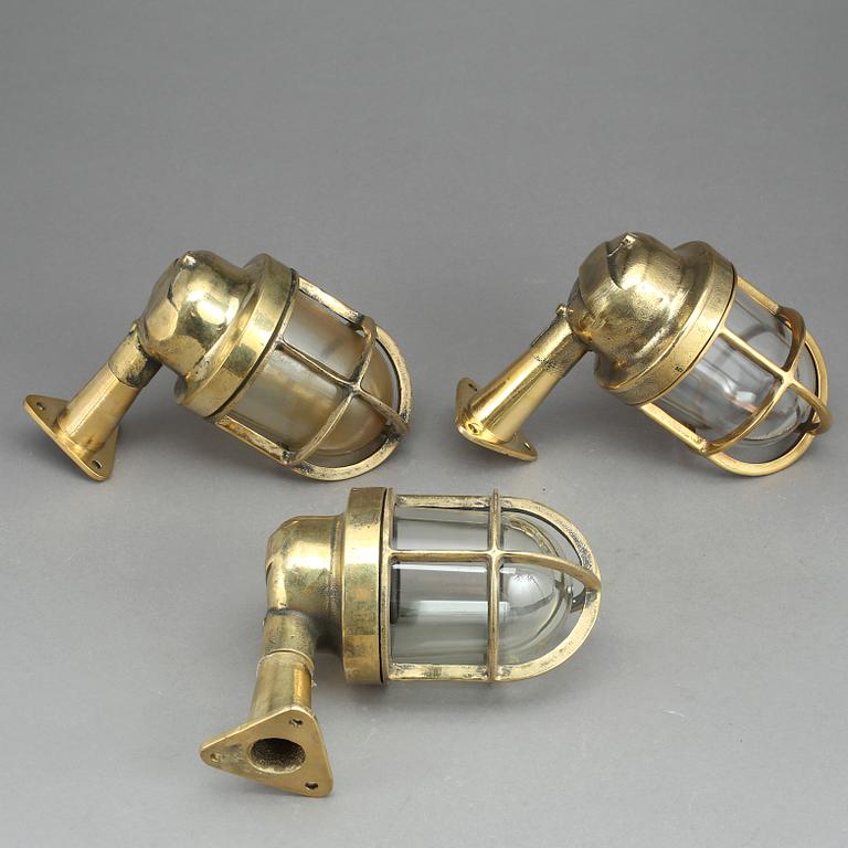 MÄSSBELYSNING, 1900-talets andra hälft. Mässing och glas.