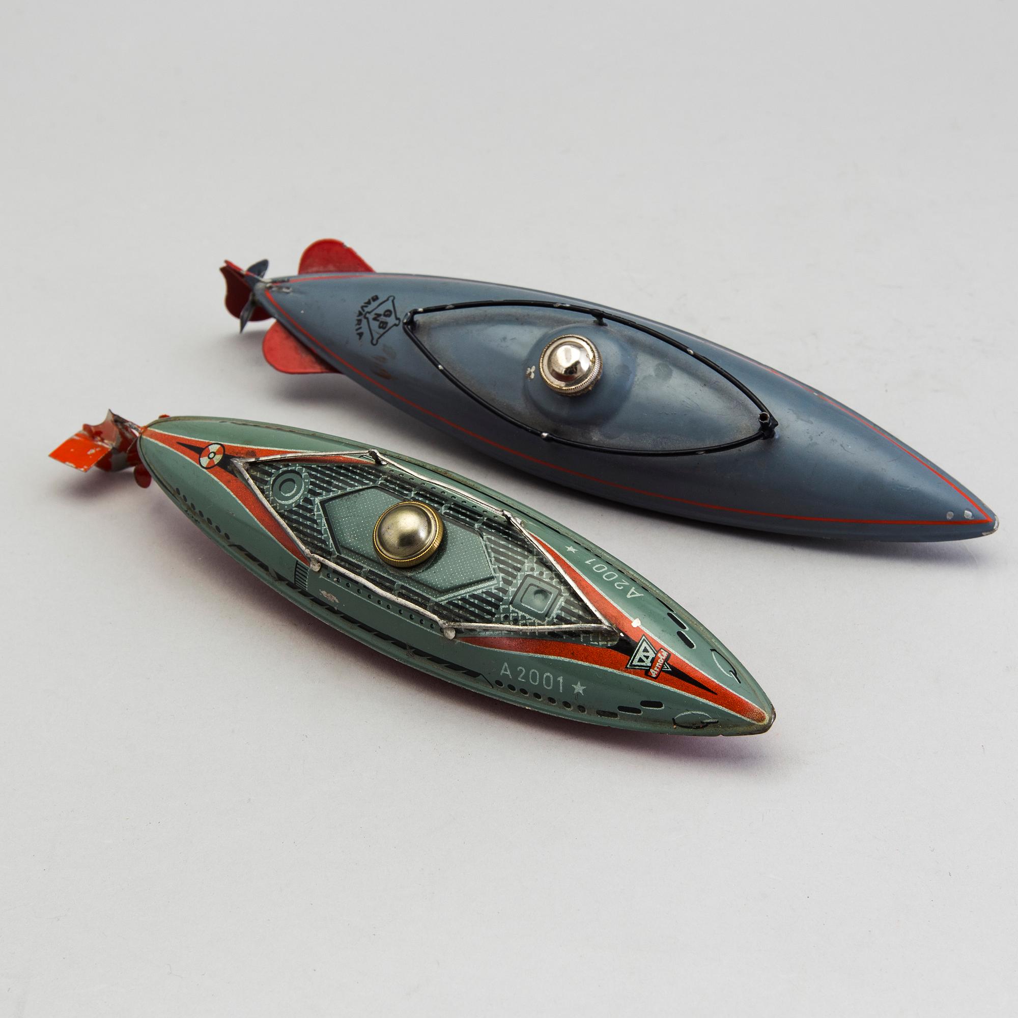 Two tinplate submarines by Gebrüder Bing and Arnold, Germany, first half of the 20th century.