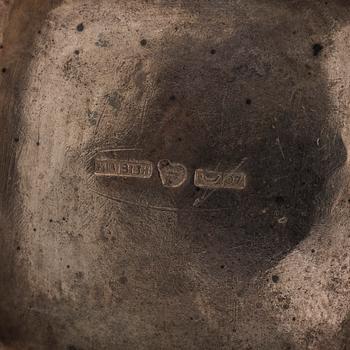 Teekalusto, 3 osaa, hopeaa, osittain kullattu, suomalaiset tarkastusleimat 1967.