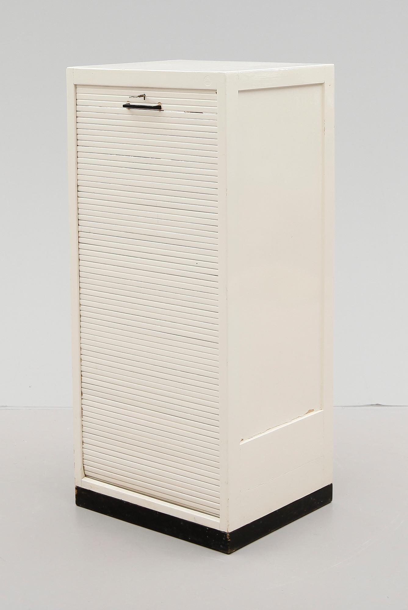 DOKUMENTSKÅP, 1900-talets mitt.