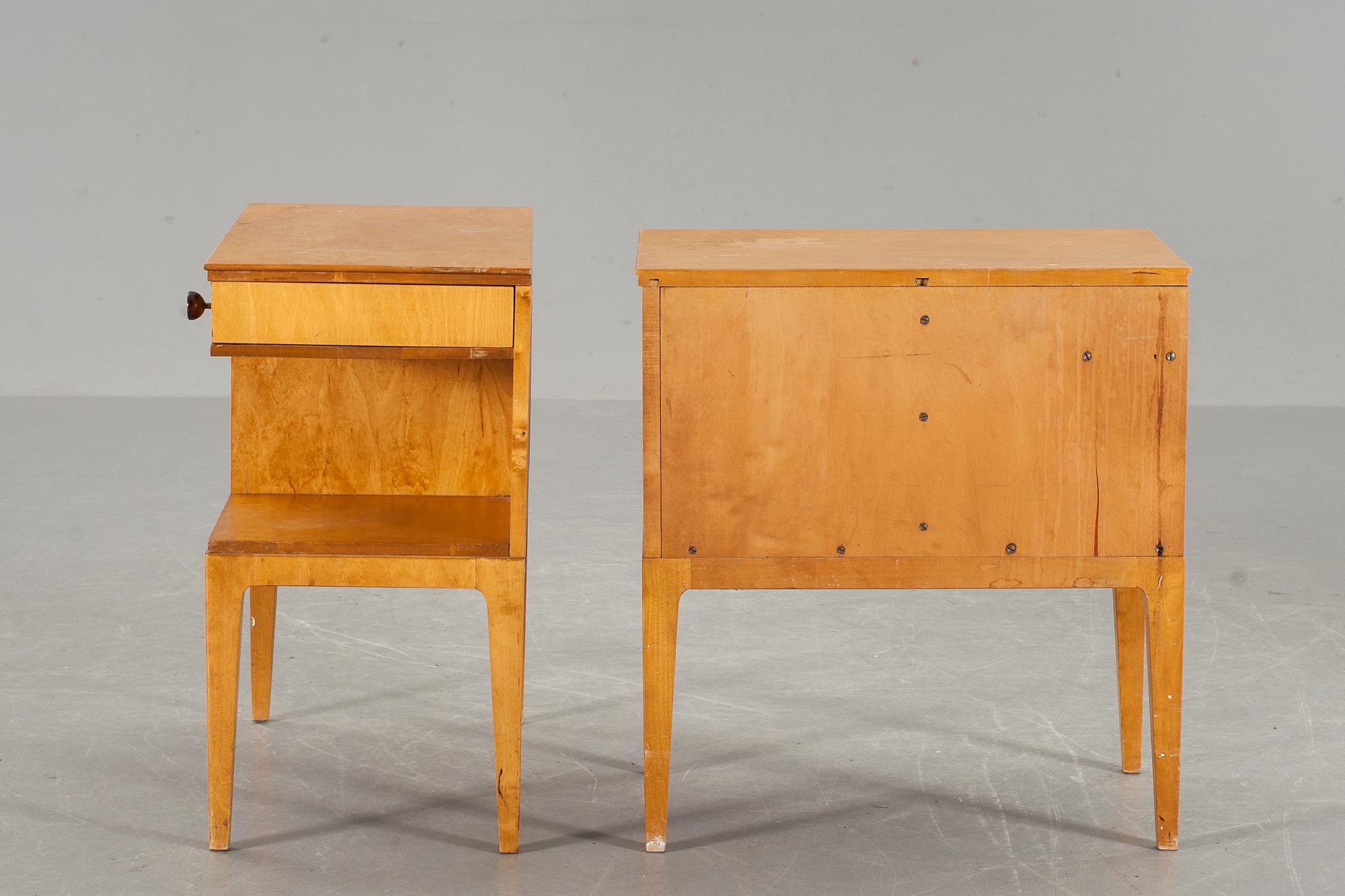SÄNGBORD, ett par, 1930/40-tal.