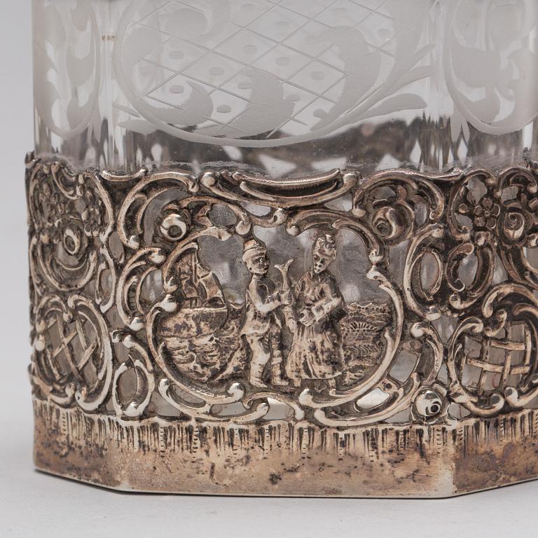 KARAFF, glas med silverfattning, importstämpel. 1900-talets första del.