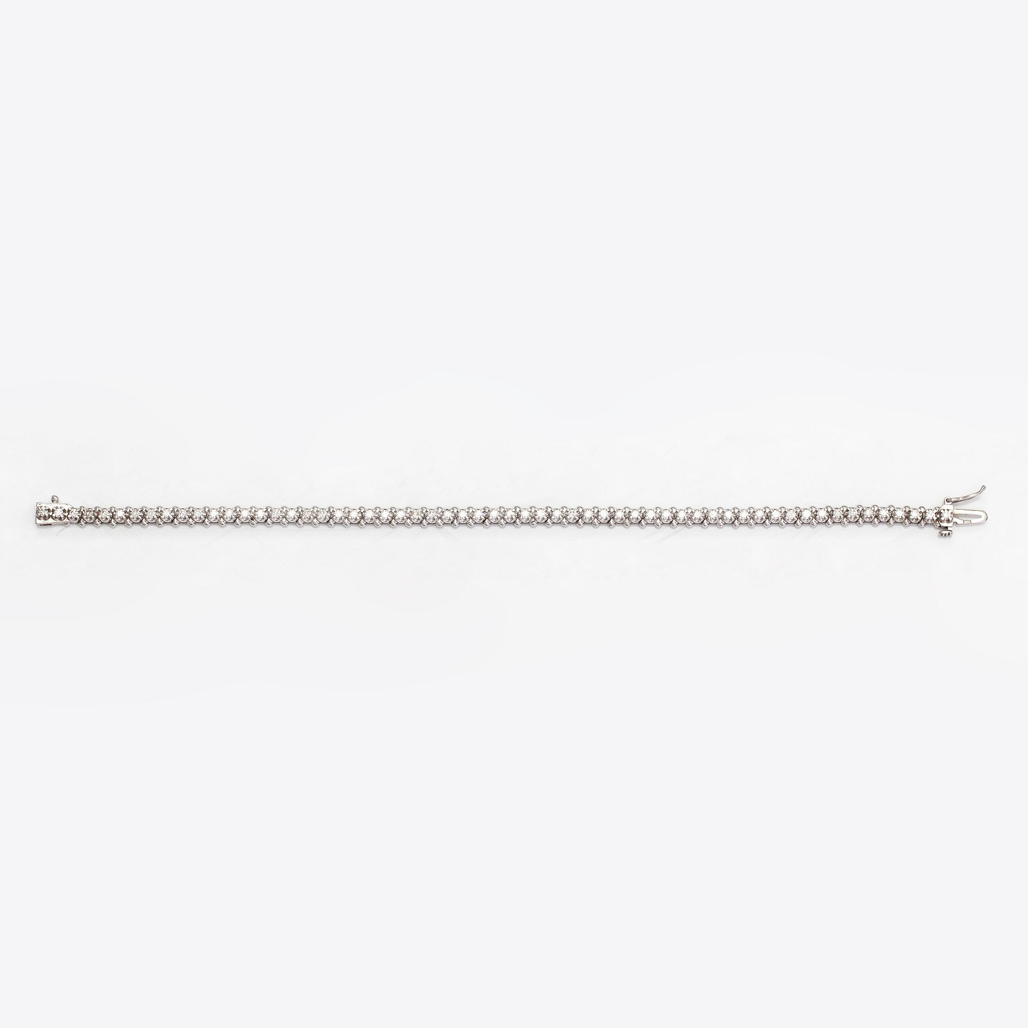Armband, 14K vitguld och diamanter ca 1.18 ct tot.