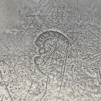 Fat, tallrikar 7 st, skålar 3 st, tenn, mestadels England, 17/1800-tal.