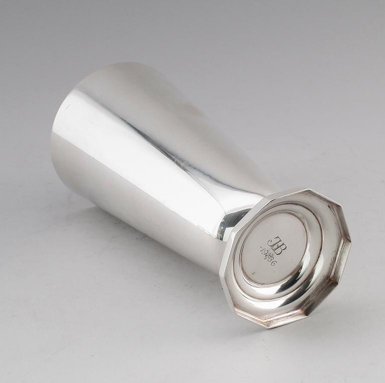 BÄGARE, silver, GAB, Stockholm 1935. Vikt ca 288 g.