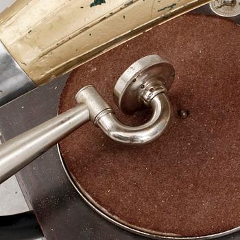 TRATTGRAMMOFON, "His masters voice", 1900-talets första hälft.
