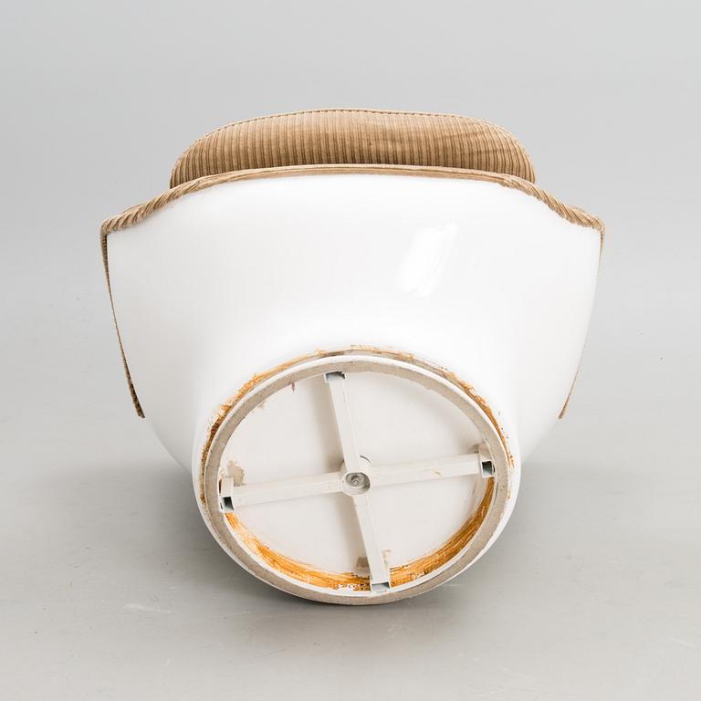 A lounge chair 'Karate chair' by Michel Cadestin for Airborne France 1960/70s.