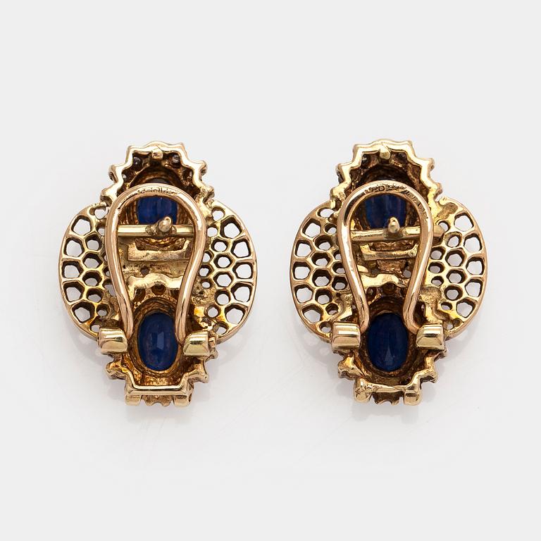 Örhängen, fasettslipade safirer, briljantslipade diamanter, 14K guld.