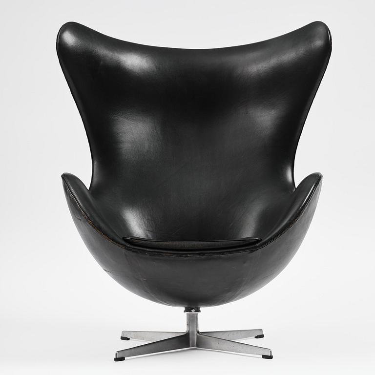 Arne Jacobsen, fåtölj, "Ägget", Fritz Hansen, Danmark, 1967.