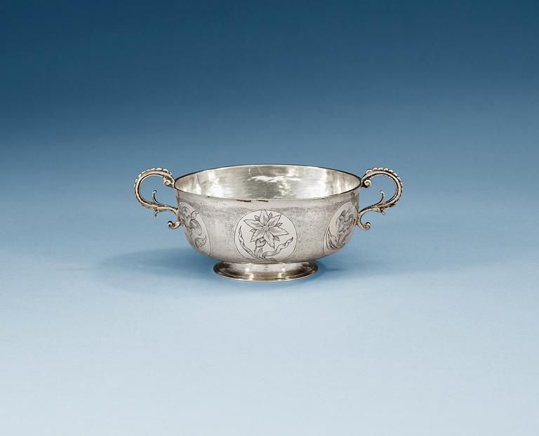 A SWEDISH 17TH CENTURY SILVER BOWL.