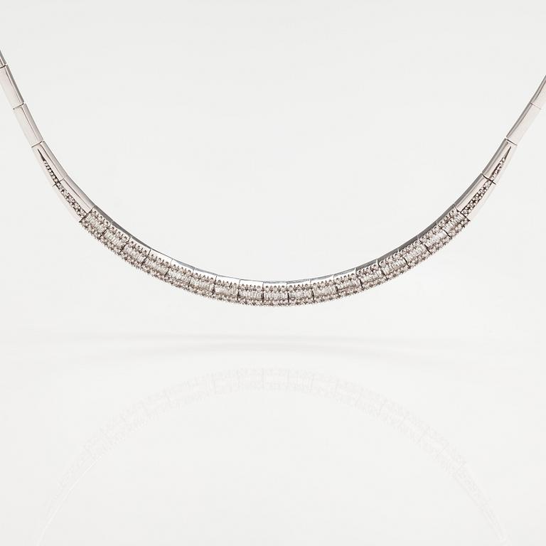 Halsband, 14K vitguld, diamanter ca 1.30 ct tot.