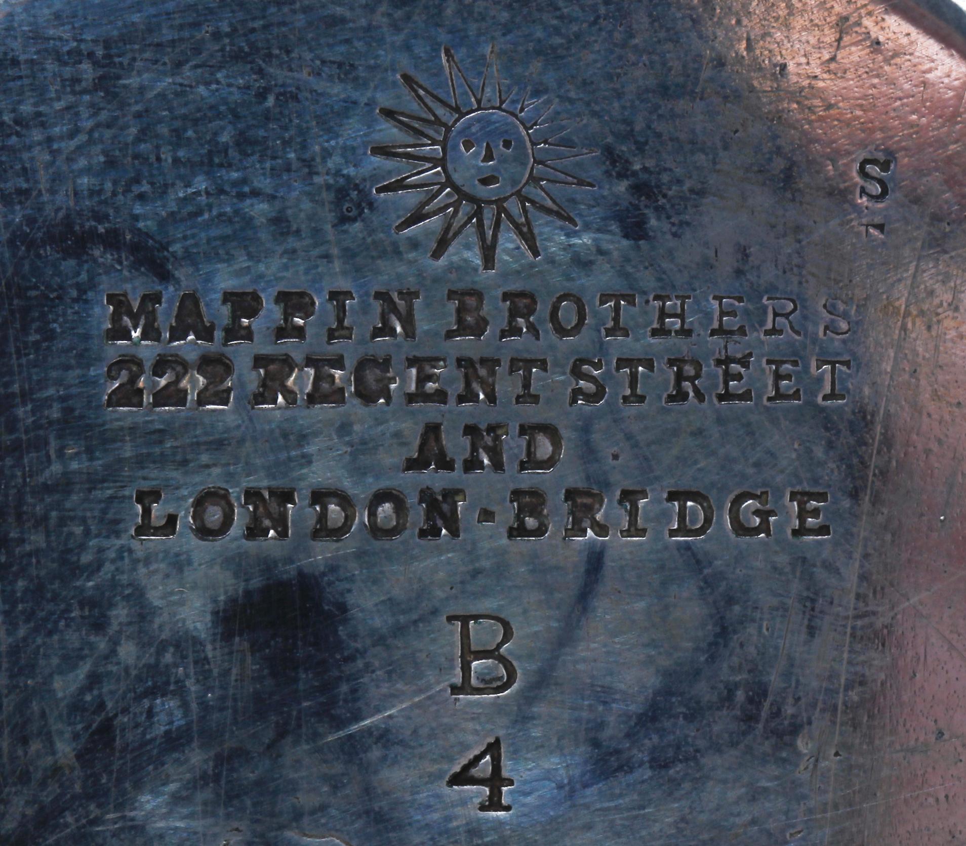 STEKHUV MED UNDERLÄGG, nysilver, Mappin Brothers, London, 1900-talets första hälft.