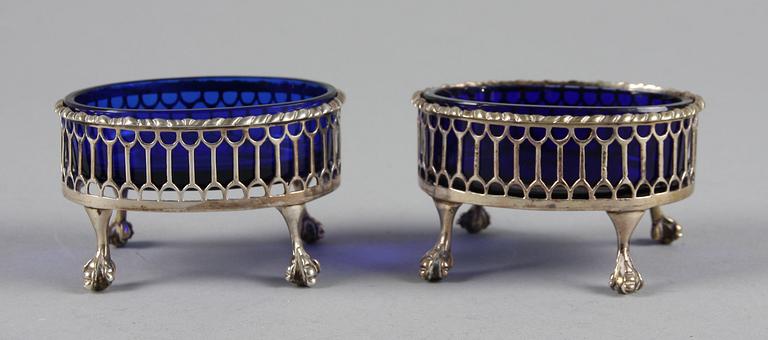 SALTKAR, ett par, silver, Fras Spilbury II, London, England, 1759-60.