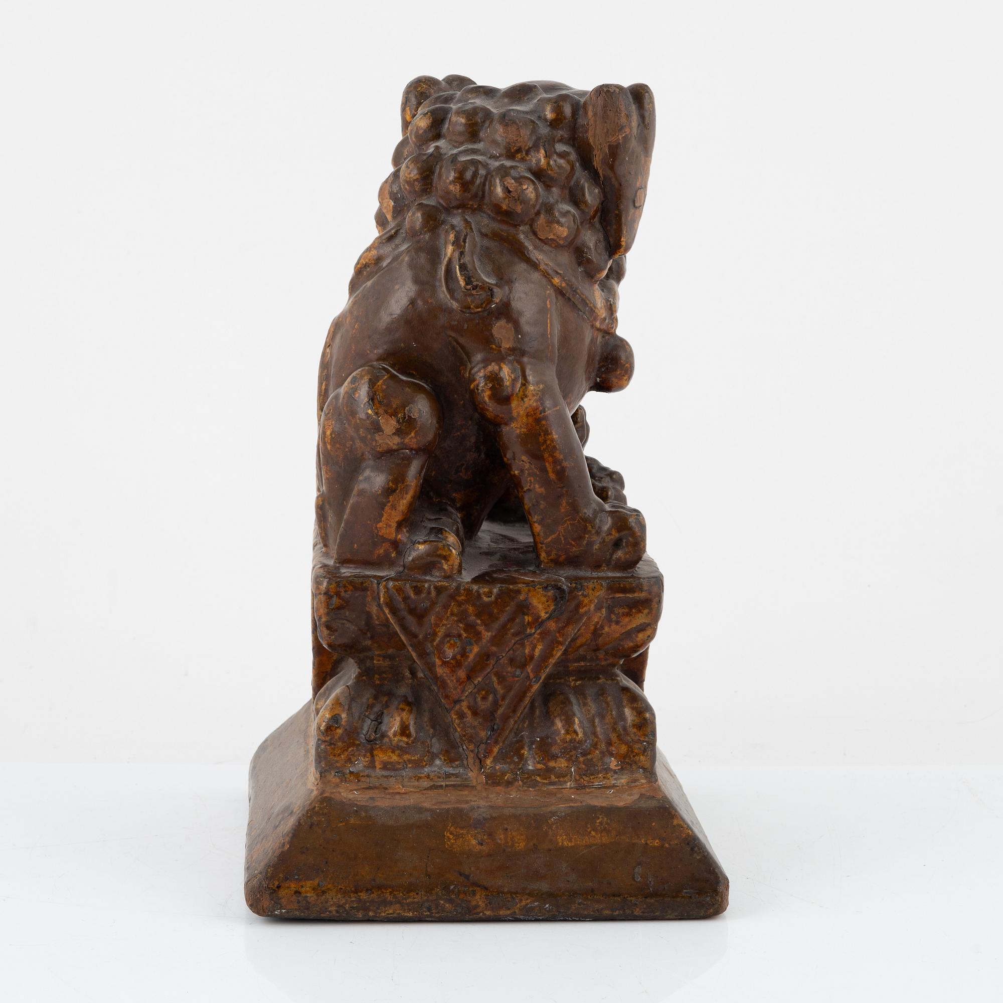 Skulptur, trä. Fohund, 1800-tal.