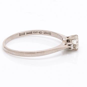 Diamond ring 18K whitegold 3 brilliant-cut diamonds apprx 0,55 ct in total, Gerdtb Hartvig Sandqvist Stockholm1964.