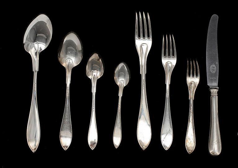 BESTICK, 35 st, silver, modell Svensk spets, GAB och CGH, 1900-tal. Tot vikt ca 1010g.