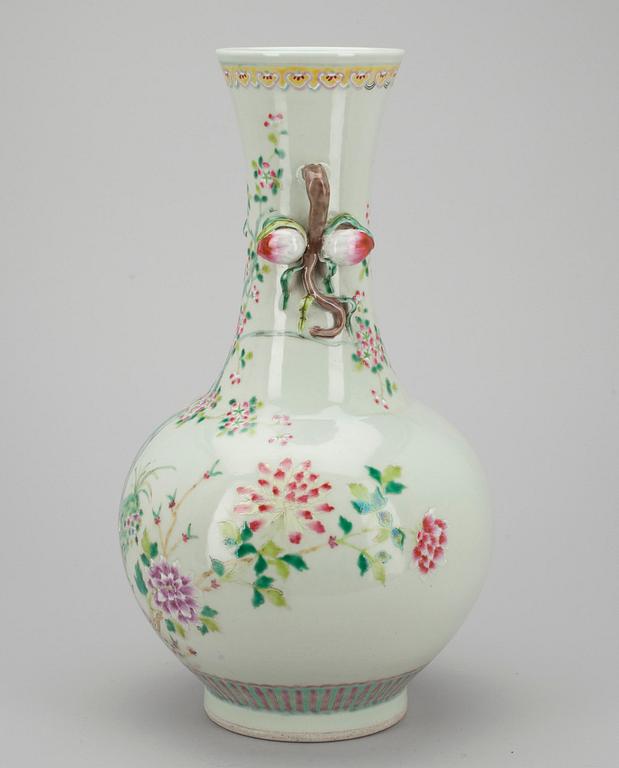 VAS, porslin, Kina 1900-talets början.