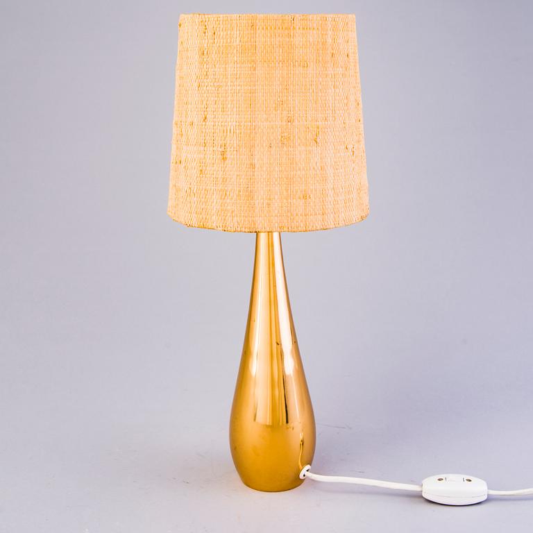 MAURI ALMARI, A mid-20th-century 'K 11-22' table lamp for Idman.