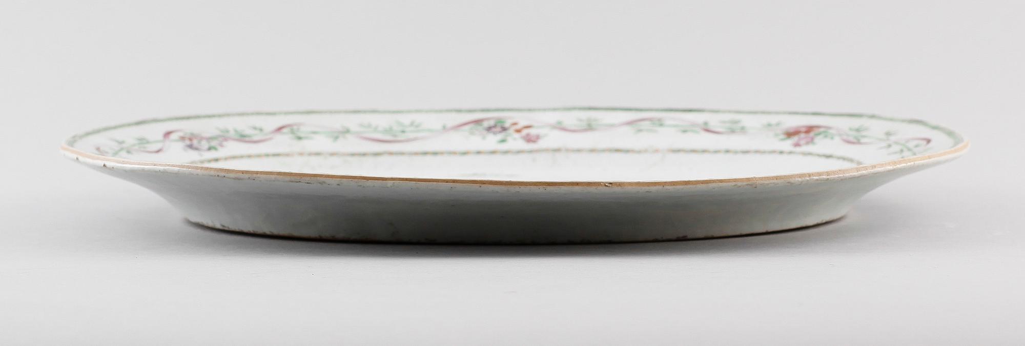 STEKFAT, porslin, Kina, Qianlong 1736-1795.